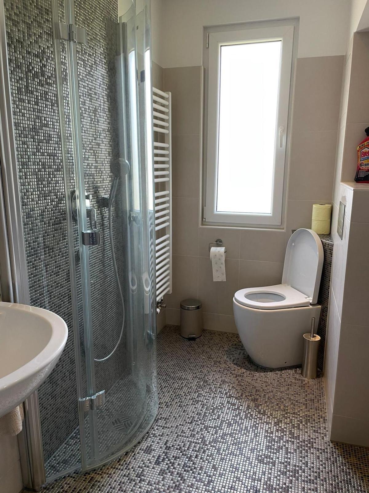 Appartement Modern And Cozy In Good Location Berlijn